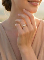 Ring mit Schmucksteinen