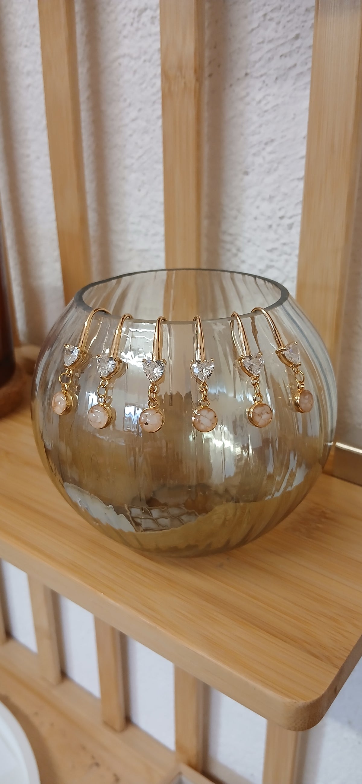 Messing Ohrringe gold mit Naturstein Anhänger 
