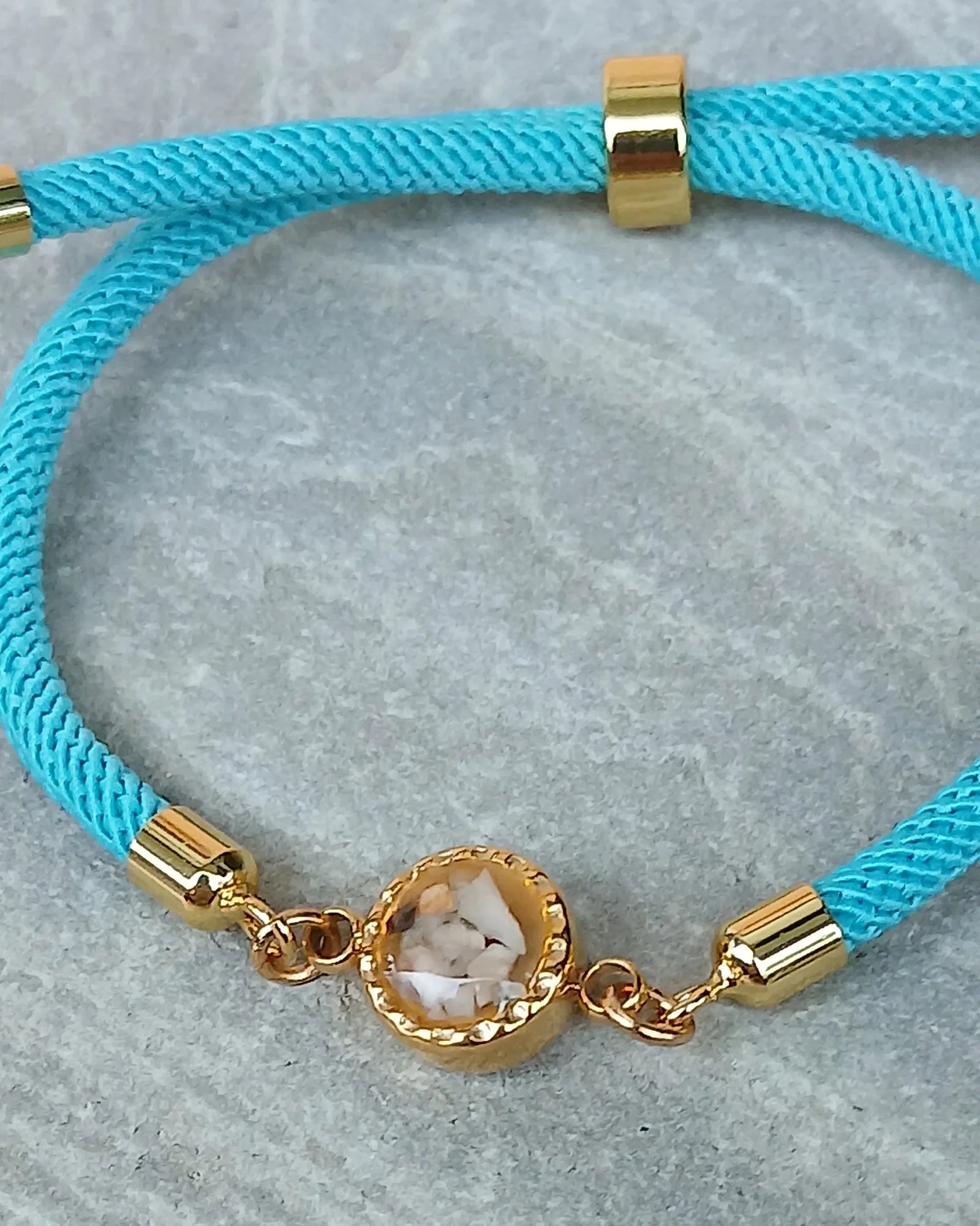 Armband Türkis mit Naturstein Anhänger