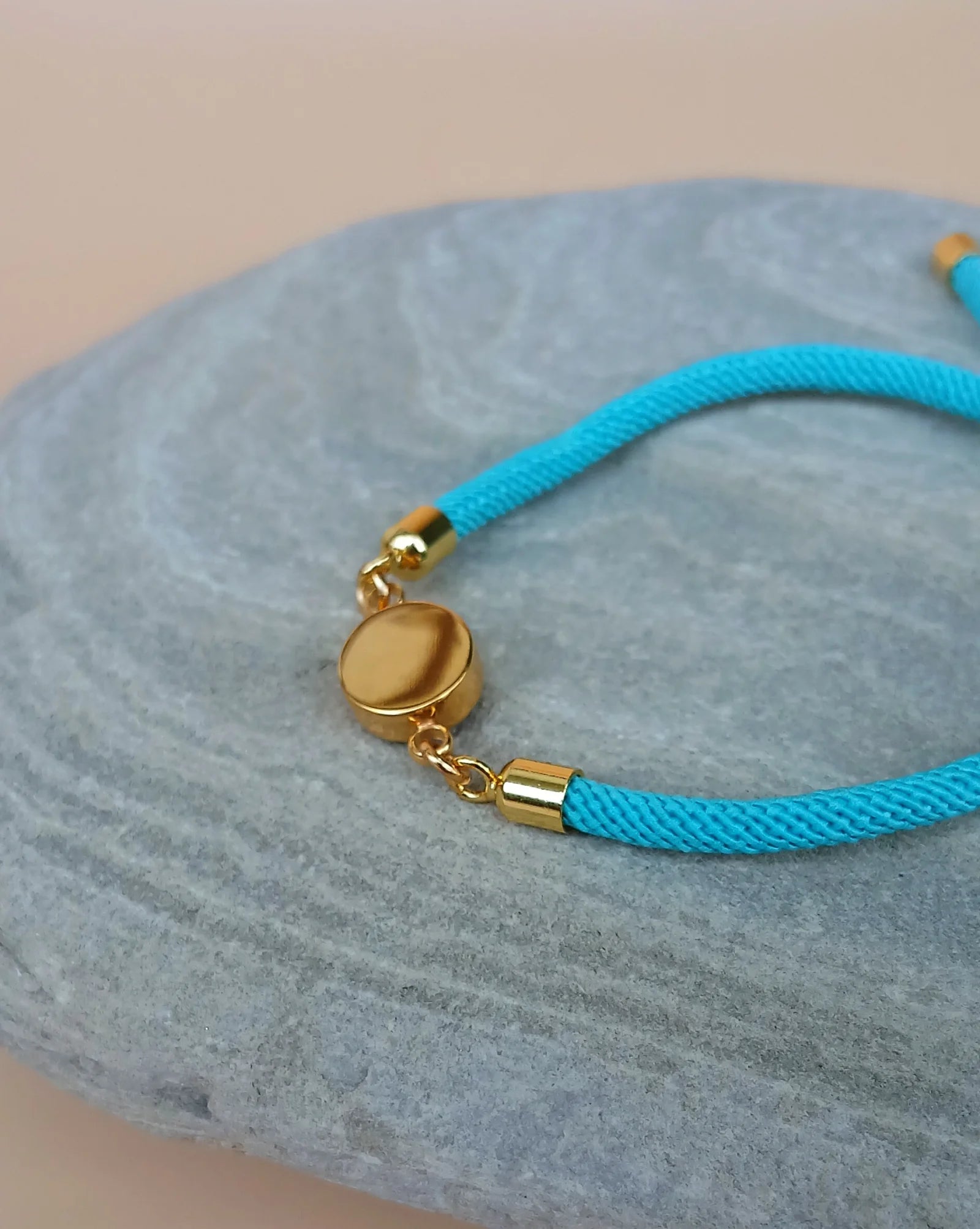 Armband Türkis mit Naturstein Anhänger