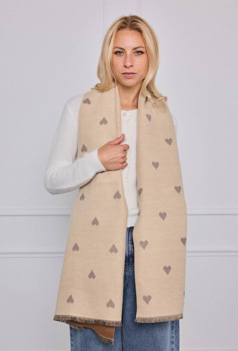 Schal mit Herzmuster