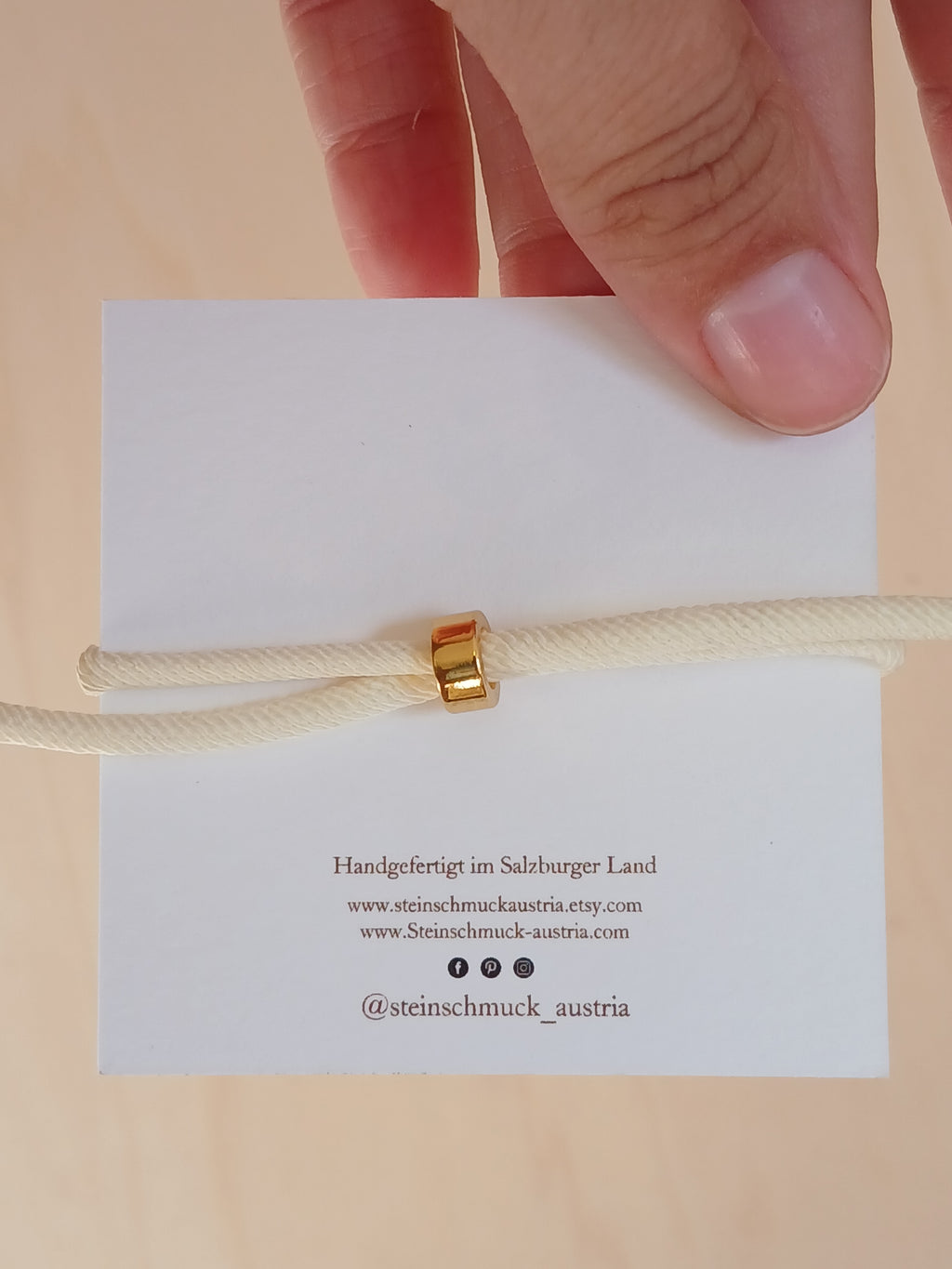 Armband mit weißem Naturstein Anhänger 