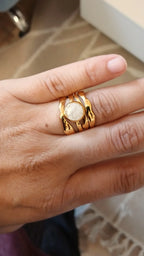 Goldener Damen Ring mit Naturstein 