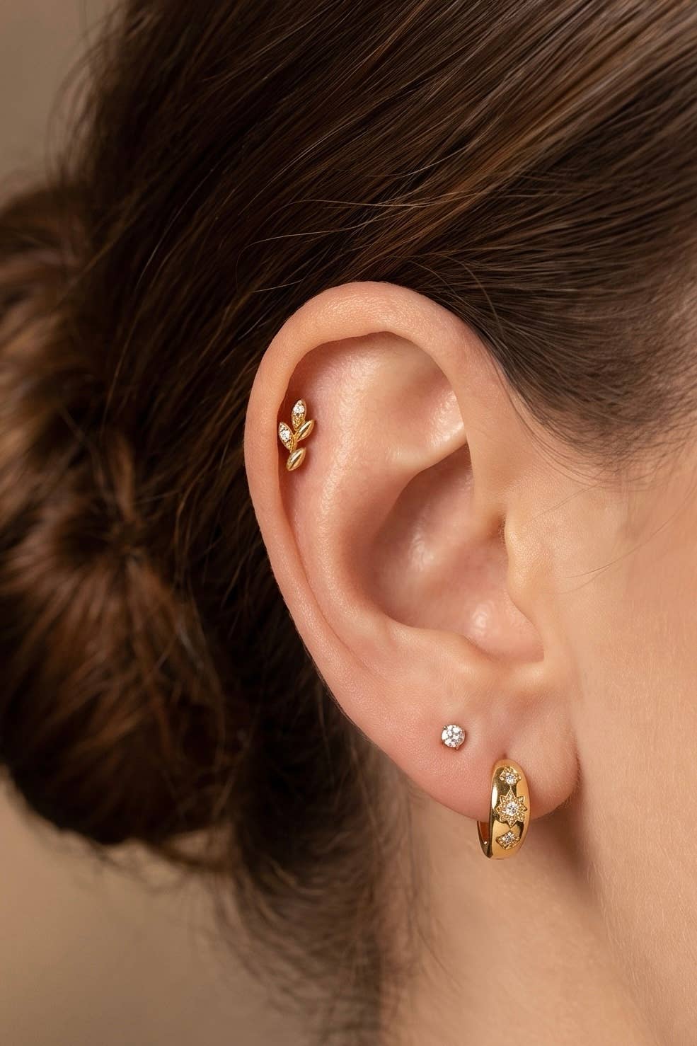 Ohr Piercing Blatt Design 