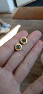 Runde Ohrstecker gold und grün