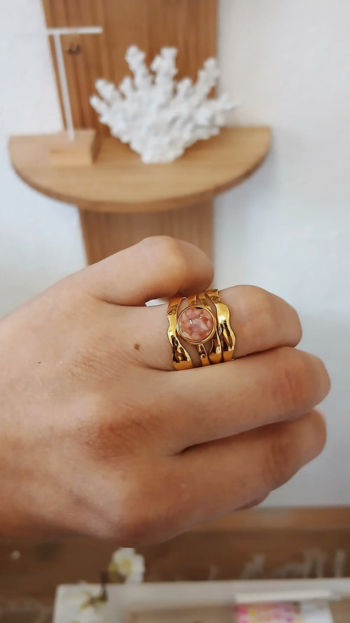 Statement Ring golden mit Rosa Naturstein 