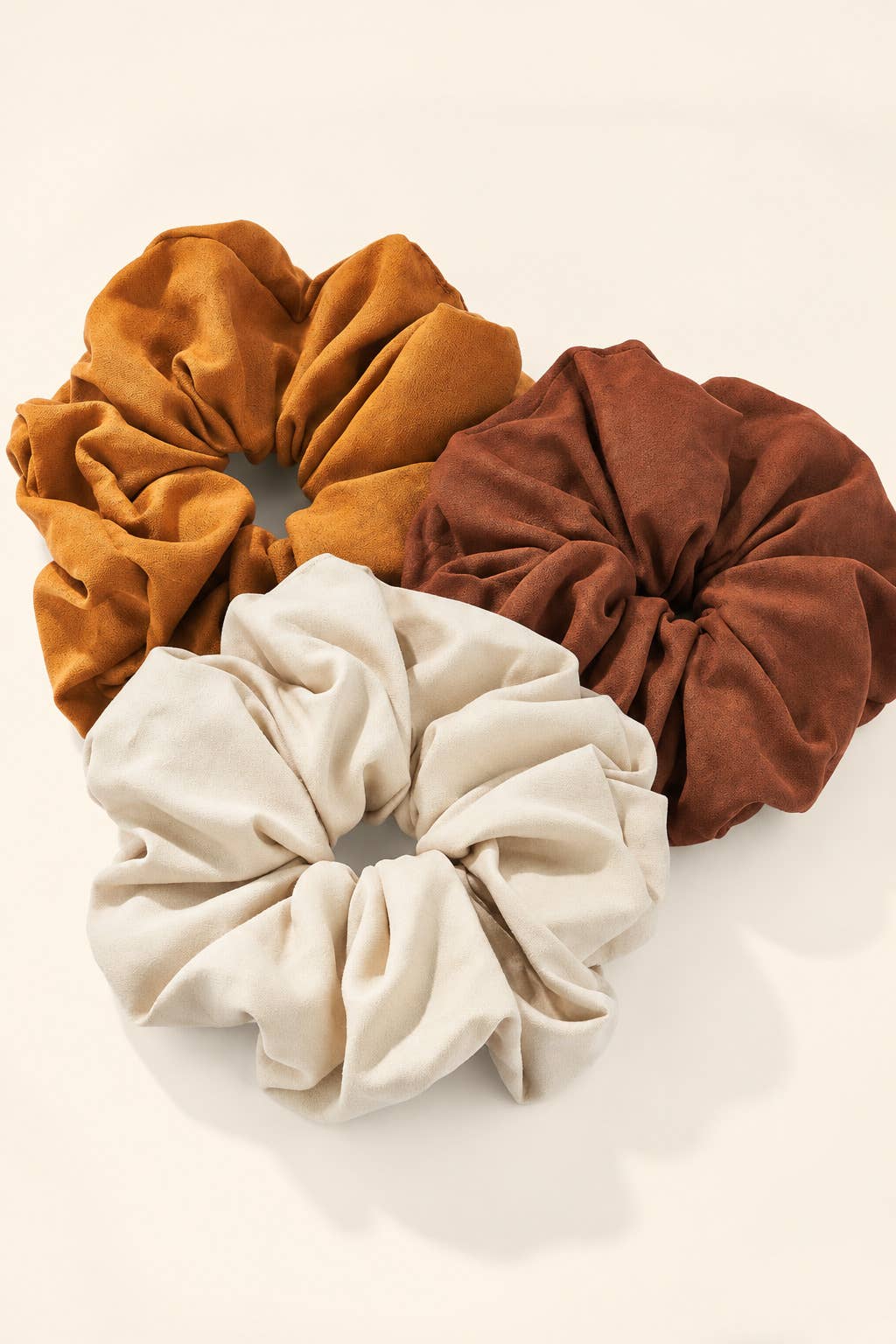 Scrunchie im Wildleder Look