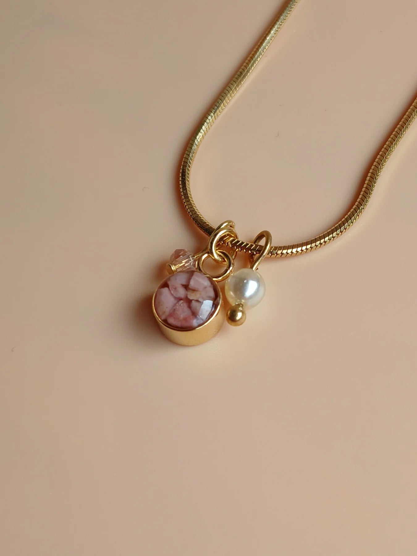 Halskette Edelstahl mit rosa Stein Anhänger 