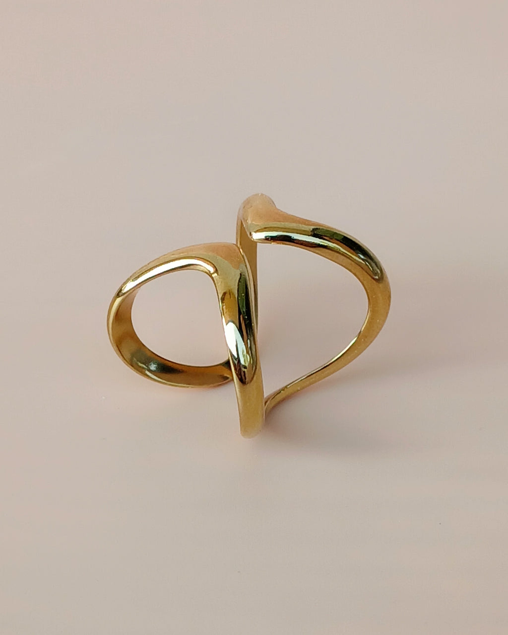 Goldener Statement Ring